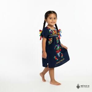Mexican hand embroidered  Chanelito Puebla dress  size 1 see measurements